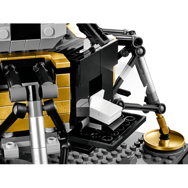 LEGO Creator Expert - NASA Apollo 11-m�nelandingsfart�j (10266)