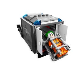 LEGO DC - Batman: Flugten fra Arkham Asylum (10937)