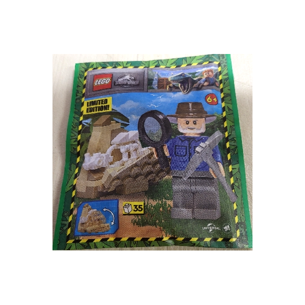 Alan with Dino Skeleton Paperbag (122334)
