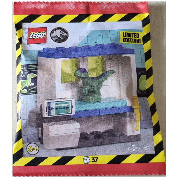 Baby Raptor with DNA Lab Cabinet Paperbag (122404)