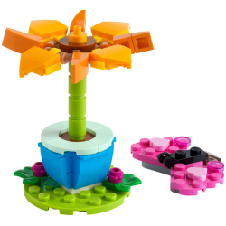 Haveblomst og sommerfugl (30417)