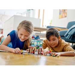 LEGO Creator 3-i-1 - Byhus med leget�jsbutik (31105)