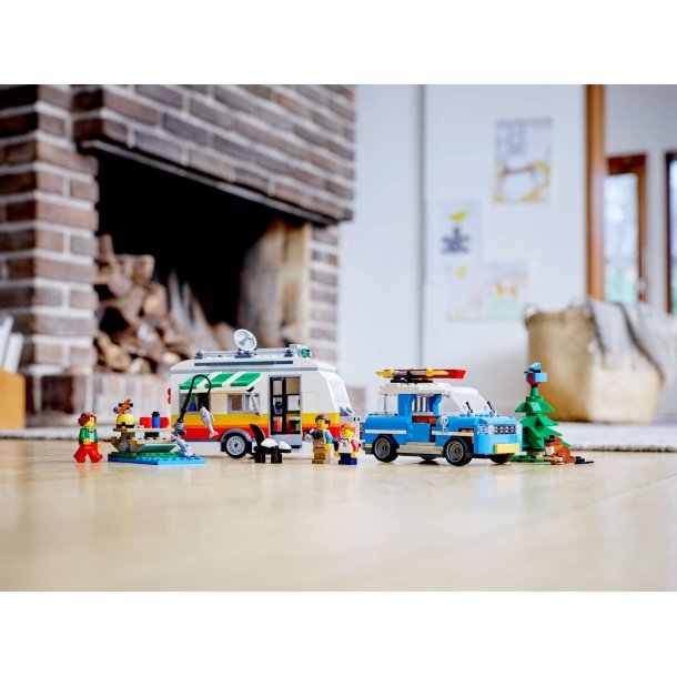 LEGO Creator 3-i-1 - Familieferie med campingvogn (31108)