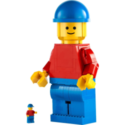 Up-Scaled LEGO Minifigure (40649)