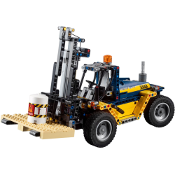 Heavy Duty Forklift (42079)