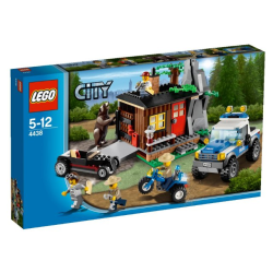 Robber's Hideout (4438)