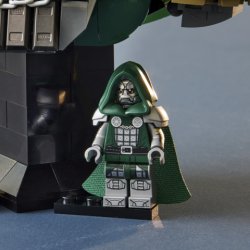 Doctor Doom-buste (76345)