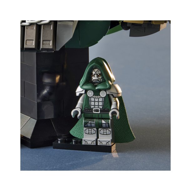 Doctor Doom-buste (76345)