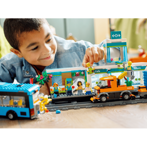 LEGO City - Togstation (60335)