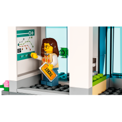 LEGO City - Togstation (60335)