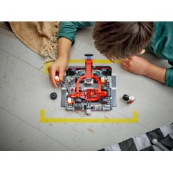 LEGO City - F1-pitstop og pitcrew med Ferrari-bil (60443)