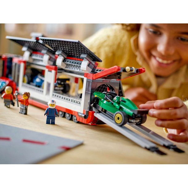 LEGO City - F1-lastbil med RB20 og AMR24 F1-biler (60445)