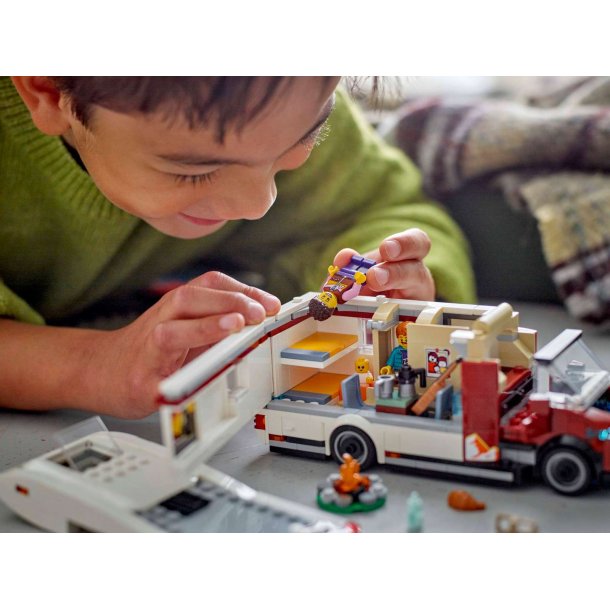 LEGO City - Ferie-eventyr i autocamper (60454)