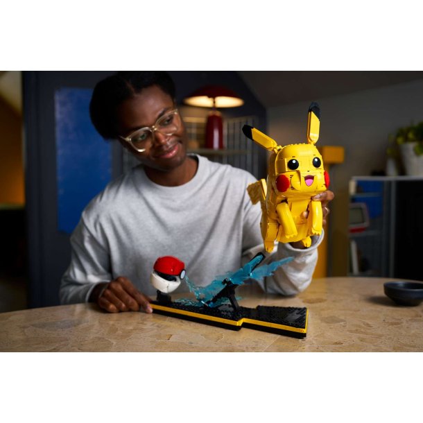 Pikachu og Pok� Ball (72152)
