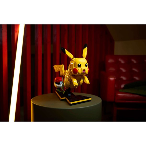 Pikachu og Pok� Ball (72152)