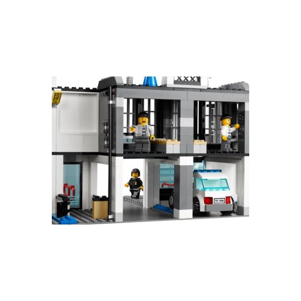 LEGO City - Politistation (7498)