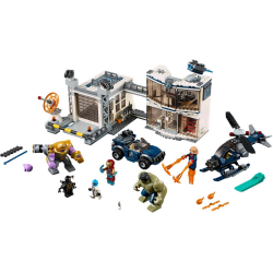 Avengers Compound Battle (76131)