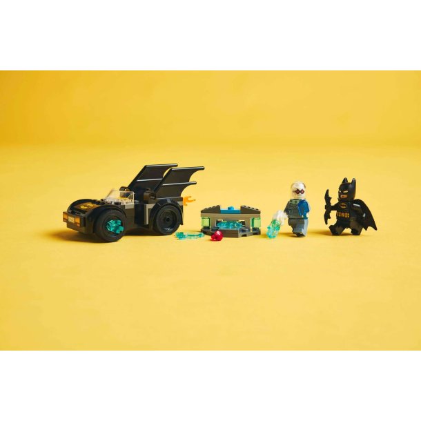 LEGO DC - Batman og Batmobile mod Mr. Freeze (76301)