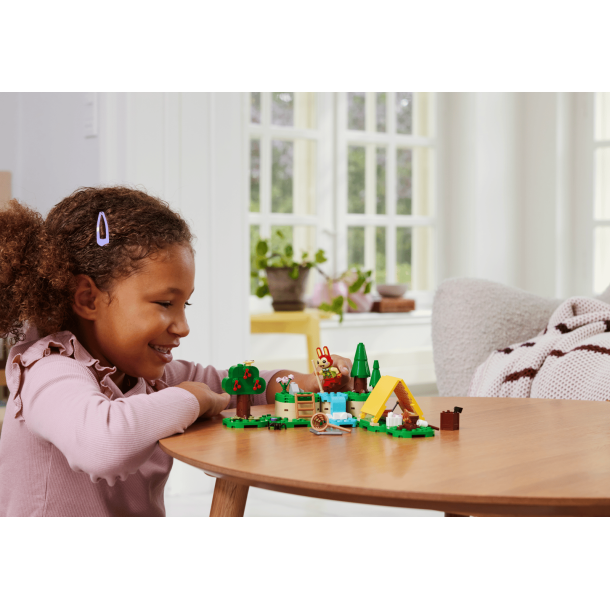 Bunnie laver udend�rs aktiviteter (77047)