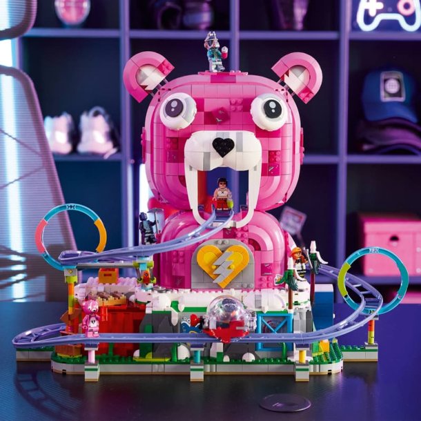 Rave Cave (77082)