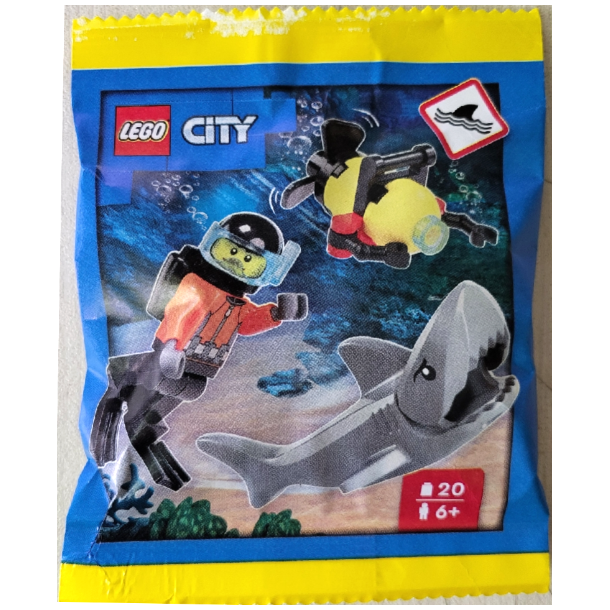 Diver with Robot and Shark Paperbag (952053)