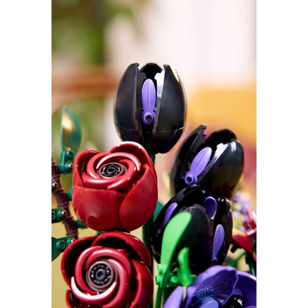 M�rkt blomsterarrangement (11513)