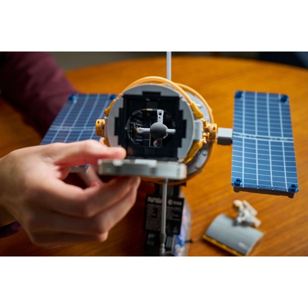 LEGO Icons - Hubble-rumteleskopet