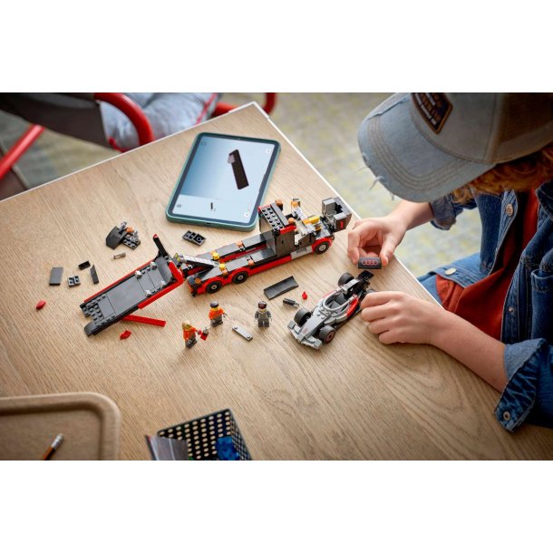 LEGO City - F1�-udstillingstruck med Audi F1�-racerbil (60493)