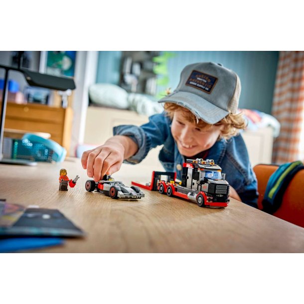 LEGO City - F1�-udstillingstruck med Audi F1�-racerbil (60493)