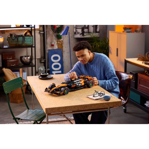 McLaren MCL39 F1-bil (42228)