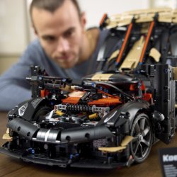Koenigsegg Sadair's Spear-megabil (42232)